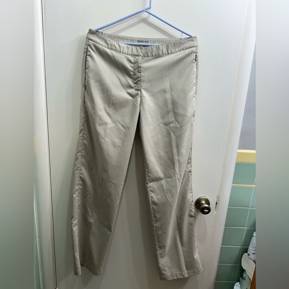 Maggie Lane Women's Flat Front
Tech Golf Pants Active Athletic
Beige Size 8 - Picture 2 of 9